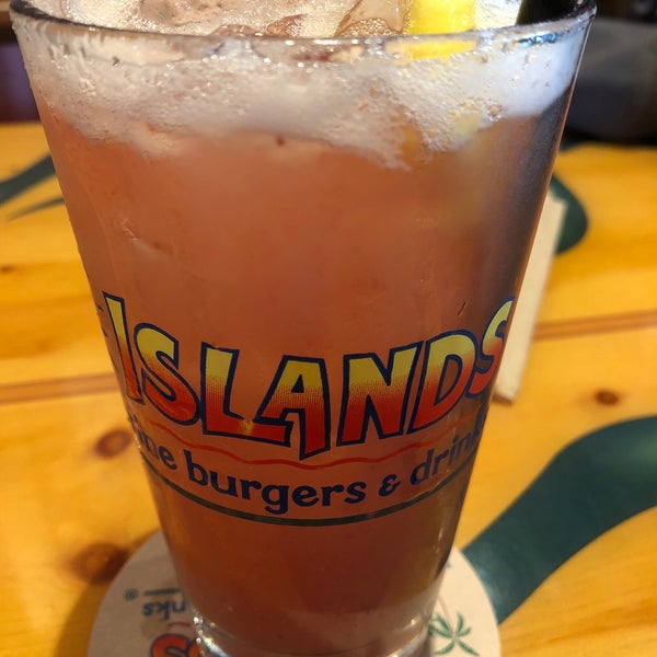 5/19/2018 tarihinde Michelle H.ziyaretçi tarafından Islands Restaurant'de çekilen fotoğraf