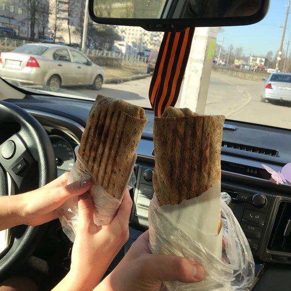 Шаурма в машине