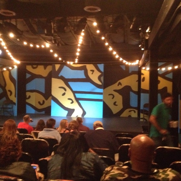 รูปภาพถ่ายที่ Theatre 99 โดย Richard S. เมื่อ 11/23/2013