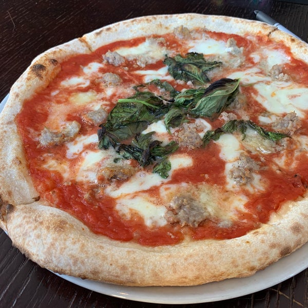 11/7/2018 tarihinde Frank S.ziyaretçi tarafından Angelina&#39;s Pizzeria Napoletana'de çekilen fotoğraf