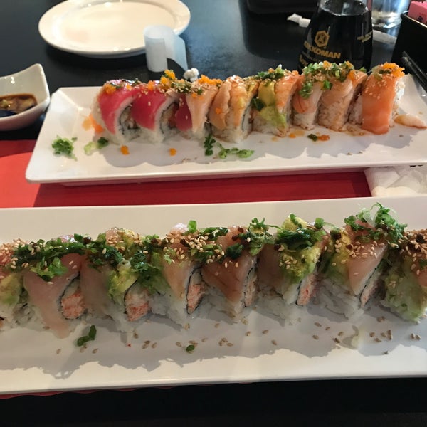 4/13/2017 tarihinde Frank S.ziyaretçi tarafından Sushi Kawa Sports Bar &amp; Grill'de çekilen fotoğraf
