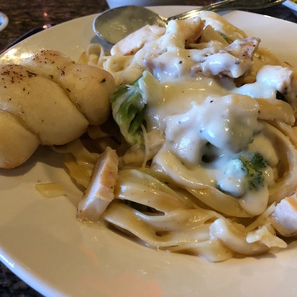 Photo taken at BJ&#39;s Restaurant &amp; Brewhouse by Frank S. on 1/27/2018