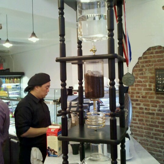 Foto diambil di Ramini Espresso Bar oleh Sasha М. pada 10/25/2012