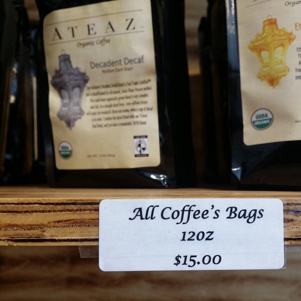 8/22/2016에 Sasha М.님이 Ateaz Organic Coffee and Tea에서 찍은 사진