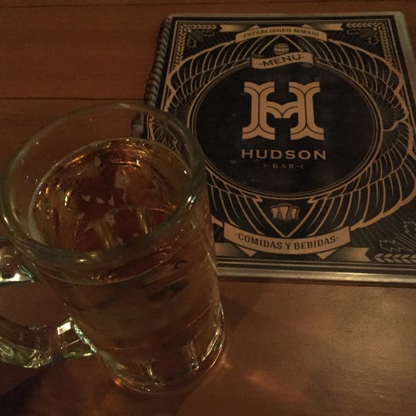 Foto tirada no(a) Hudson Bar por Patricia .. em 10/9/2016