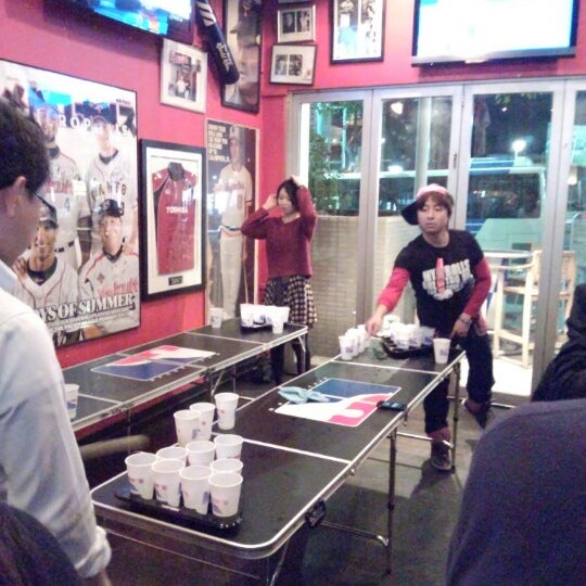 Foto tomada en Legends Sports Bar &amp; Grill  por Elliot M. el 1/16/2013