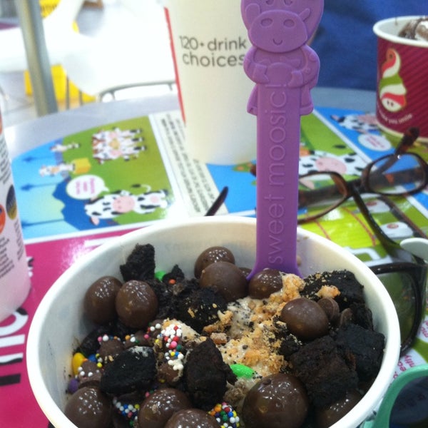 Photo taken at Menchie&#39;s by Heather F. on 9/17/2013