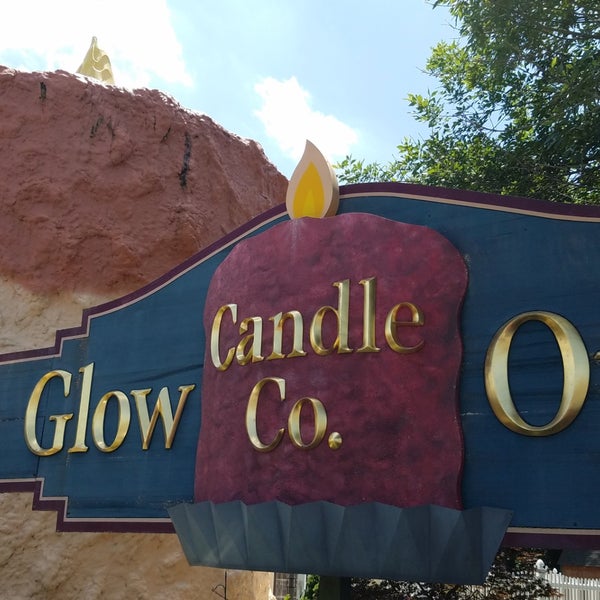 Photo taken at Warm Glow Candle Outlet by Jen U. on 7/1/2018