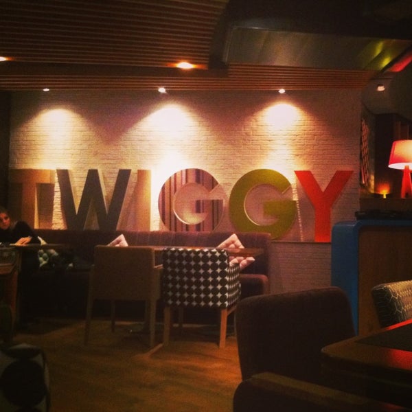 รูปภาพถ่ายที่ TWIGGY café โดย Daria N. เมื่อ 10/9/2013