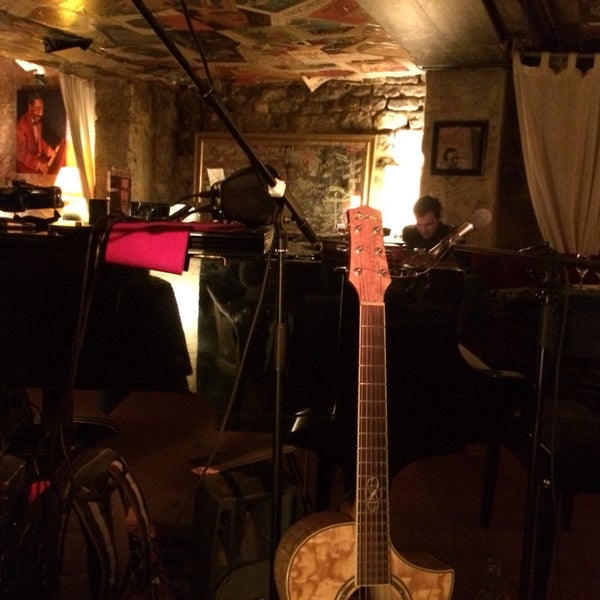 Foto tirada no(a) Chez Papa Jazz Club por Very N. em 1/29/2014