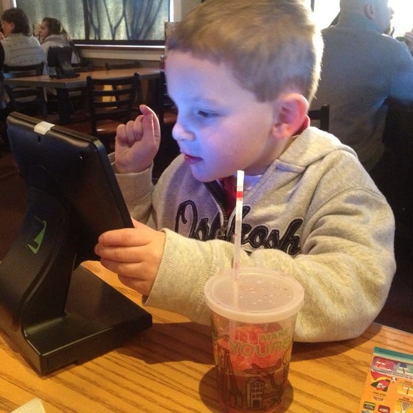 Photo taken at Chili&#39;s Grill &amp; Bar by Ellen S. on 3/7/2014