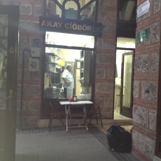 10/5/2012 tarihinde Romeo_ julieta cigar C.ziyaretçi tarafından Akay Çiğbörek'de çekilen fotoğraf