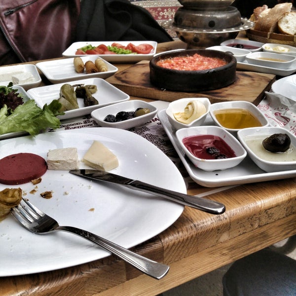 2/10/2018 tarihinde Cansu ..ziyaretçi tarafından Osman Bey Konağı Cafe Restorant'de çekilen fotoğraf