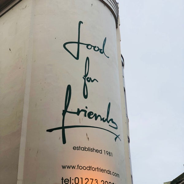 Photo prise au Food For Friends par Vinay le4/27/2018