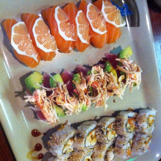 รูปภาพถ่ายที่ Sushi Pier I โดย Annie . เมื่อ 12/5/2012