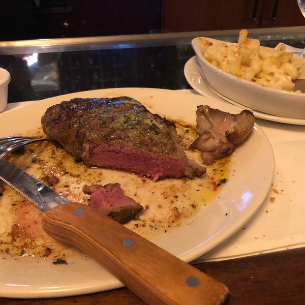 Снимок сделан в Dickie Brennan&#39;s Steakhouse пользователем Tomas M. 9/20/2019