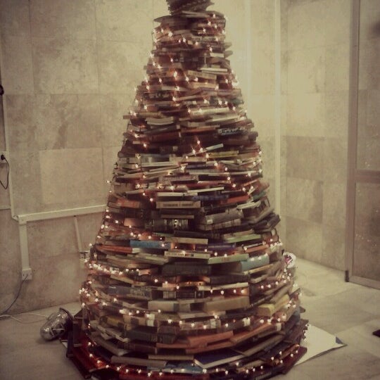 12/12/2012 tarihinde Jessica M.ziyaretçi tarafından BCZM - Biblioteca Central Zila Mamede'de çekilen fotoğraf