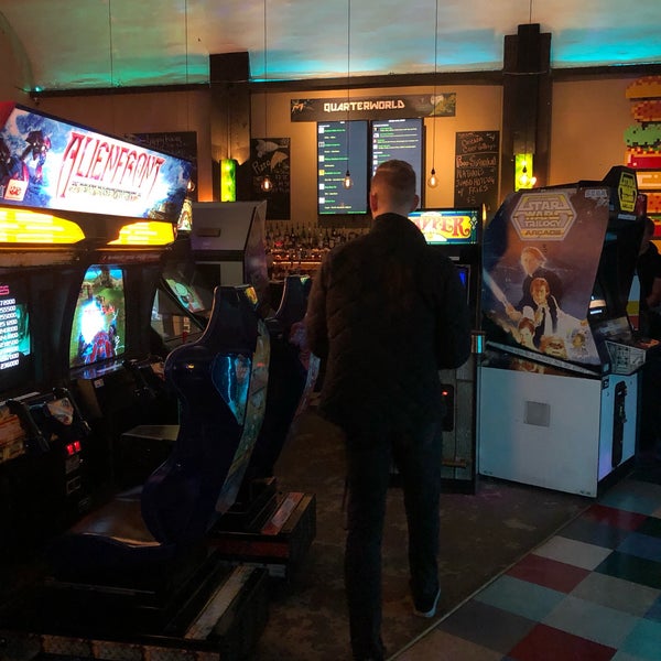 Foto tirada no(a) Quarterworld Arcade por Gloria Z. em 5/5/2019