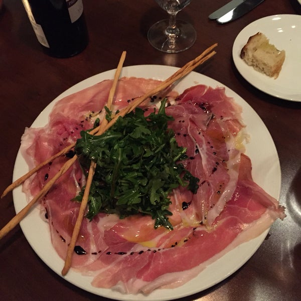 Excellent and friendly service. Prosciutto appetizer is superb quality. The Bucatini and Brown Butter Sage Ravioli are delicious mains.