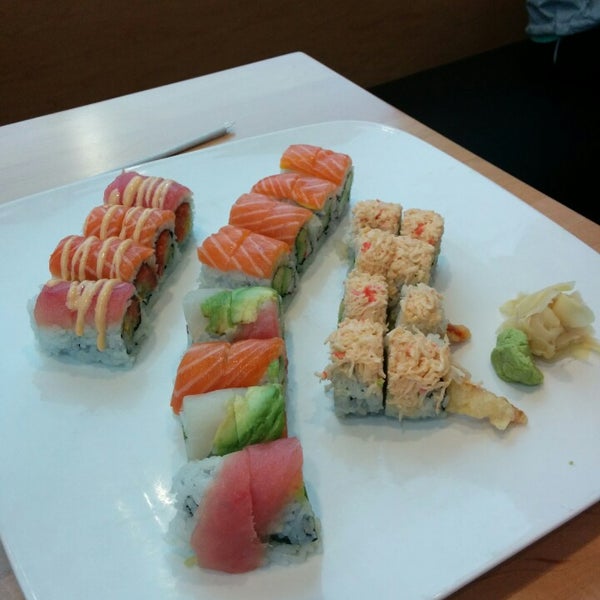 Das Foto wurde bei Spicy 9 Sushi Bar &amp; Asian Restaurant von Martyna L. am 3/27/2015 aufgenommen