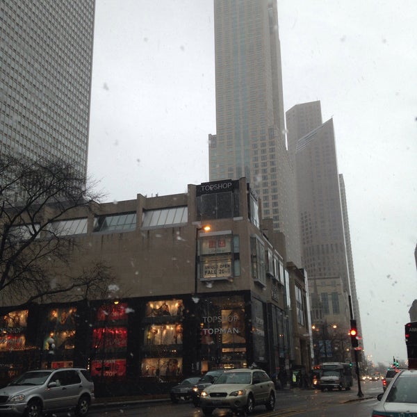 Photo taken at Hilton Chicago/Magnificent Mile Suites by John S. on 1/25/2015