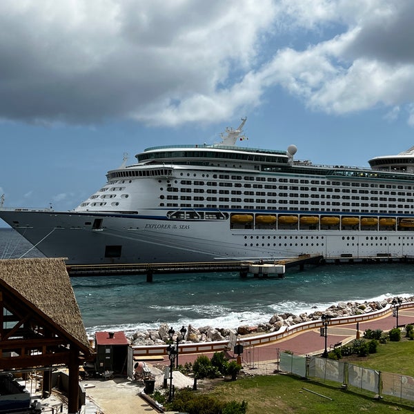รูปภาพถ่ายที่ Renaissance Curacao Resort &amp; Casino โดย Alberto L. เมื่อ 5/4/2022