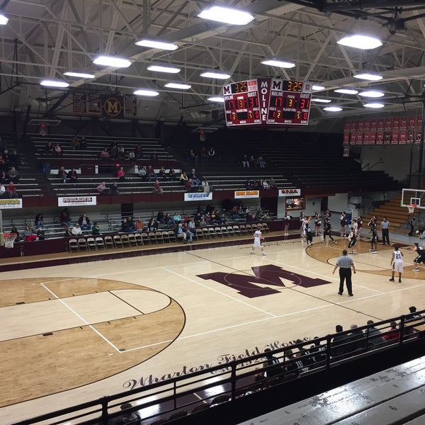 Fotos em Wharton Fieldhouse Moline, IL