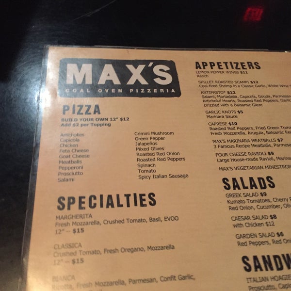 Photo taken at Max&#39;s Coal Oven Pizzeria by Romelle S. on 5/28/2016