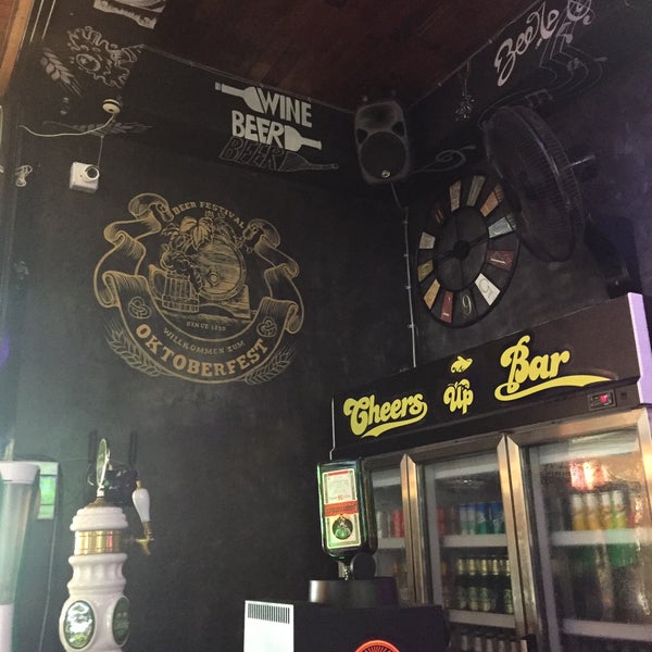 Бар карусель москва тверская. Оформление stand up бара. Cyberpunk кафе. Stand up cafe москва ул покровка 16. Bars up.