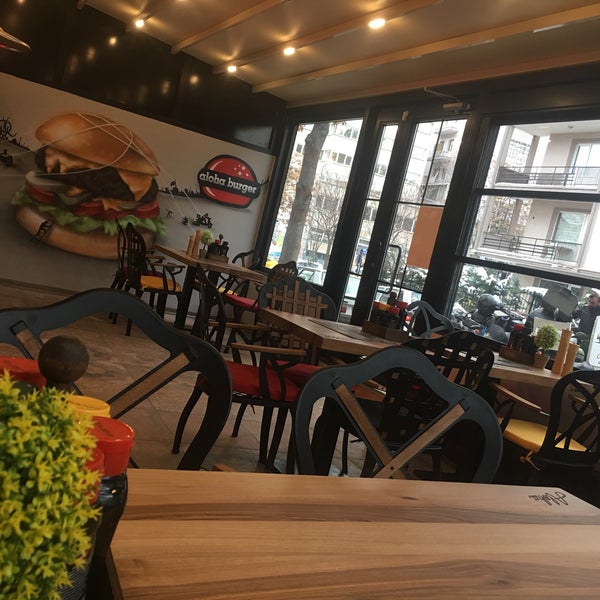 รูปภาพถ่ายที่ Aloha Burger &amp; Kitchen โดย F CİHAD D. เมื่อ 1/26/2019
