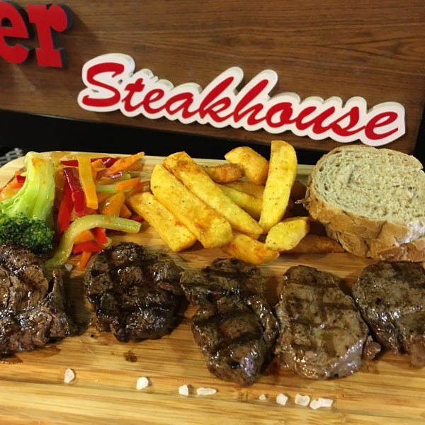Photo prise au Beeves Burger &amp; Steakhouse par F CİHAD D. le4/23/2016