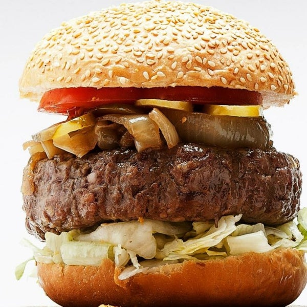 Foto tomada en Beeves Burger &amp; Steakhouse  por F CİHAD D. el 11/5/2015