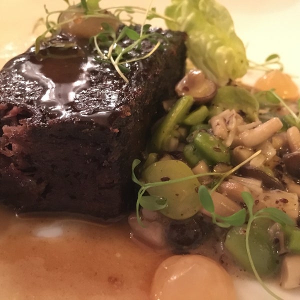 I ordered the starter-main-dessert (42€) + 3 half glasses of wine matching every dishes (22€). Apparently, they change the menu often but in the pic you have beef cheek with young veggie (recommended)