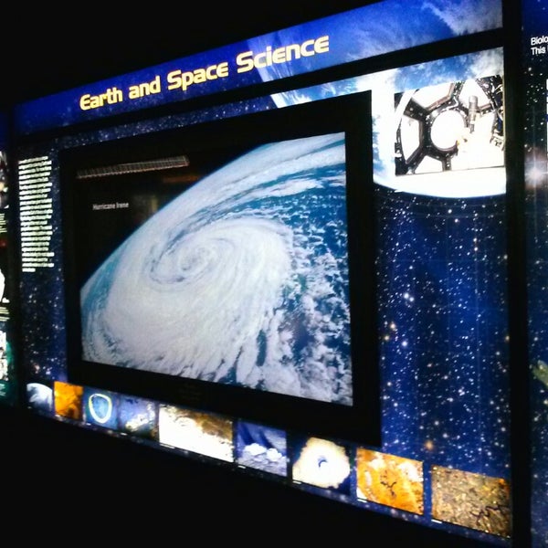 รูปภาพถ่ายที่ Fernbank Science Center โดย Charles A. เมื่อ 4/18/2013