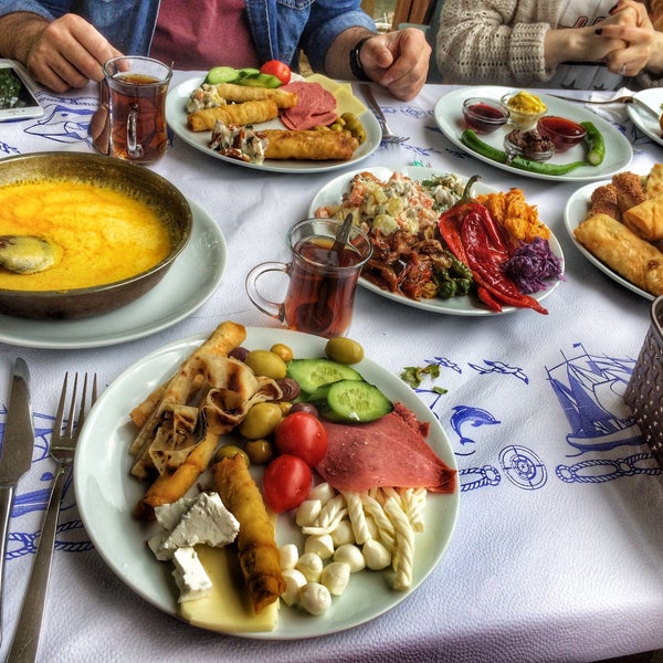 Foto diambil di Cennetim Et&amp;Balık Restaurant oleh Şahin H. pada 5/7/2016