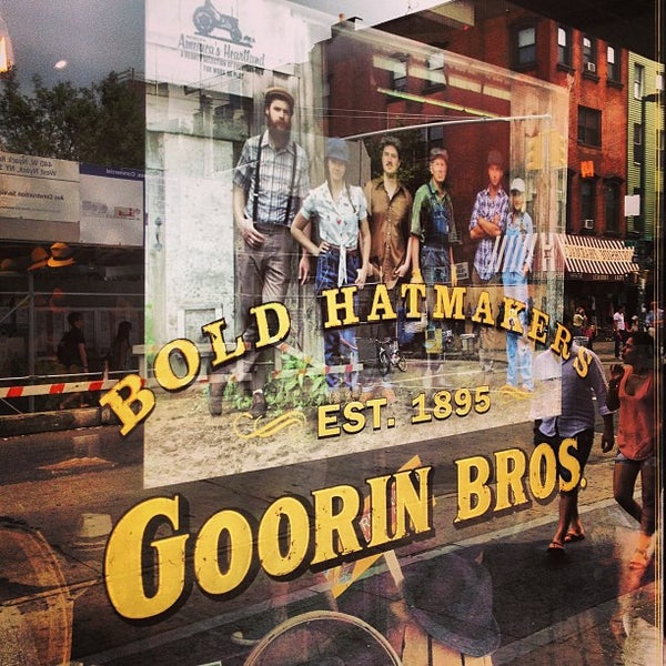 Foto diambil di Goorin Bros. Hat Shop - Williamsburg oleh Chet M. pada 8/18/2013