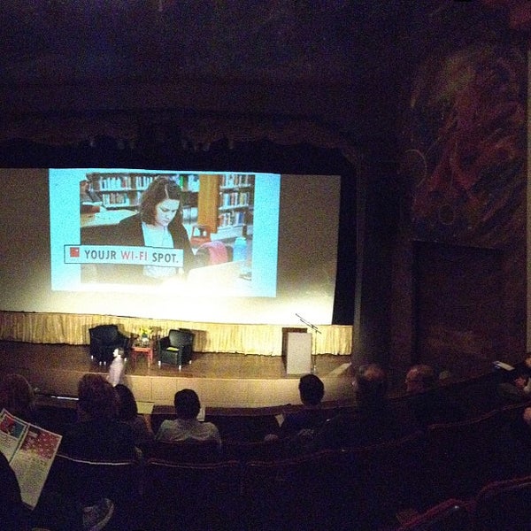 Foto scattata a Liberty Hall da Roy L. il 4/5/2013