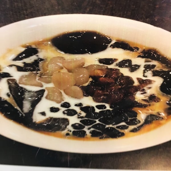Get the herbal grass jelly for desert! You will never regret it even tho you are fulled from all the food but you will always have another stomach for this!