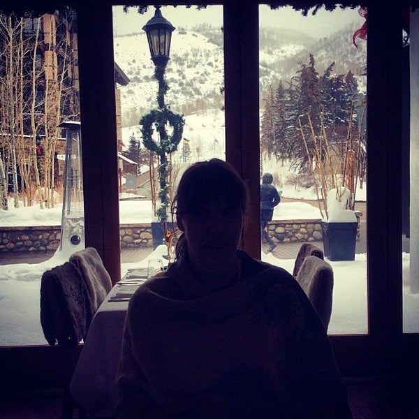 1/14/2014 tarihinde Jodi J.ziyaretçi tarafından La Tour Restaurant &amp; Bar'de çekilen fotoğraf