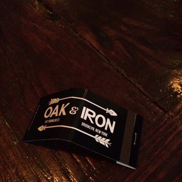 Foto tirada no(a) Oak &amp; Iron por Zach H. em 5/24/2014