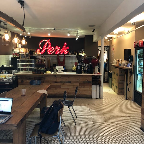 รูปภาพถ่ายที่ Perk Kafe โดย الوليد เมื่อ 8/14/2019