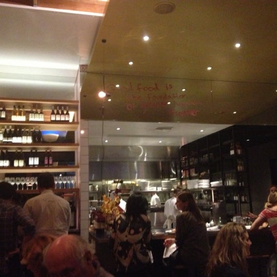 11/14/2012 tarihinde Erika L.ziyaretçi tarafından Superba Snack Bar'de çekilen fotoğraf