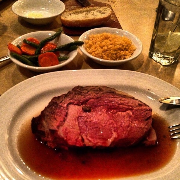 Photo taken at Redwood Steakhouse by Kelvin L. on 2/20/2013