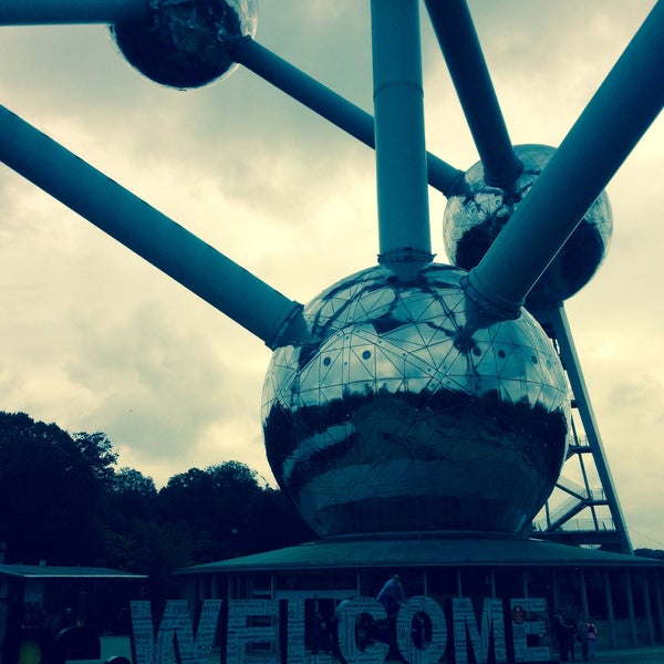 Foto scattata a Atomium da Dominik S. il 10/8/2015