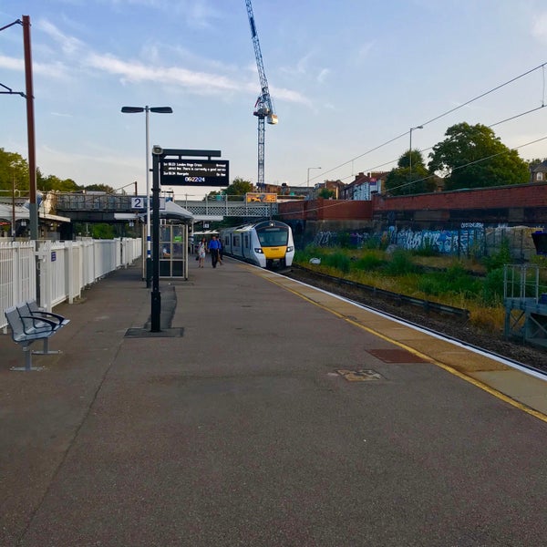 New Southgate Railway Station (NSG) 12 tips