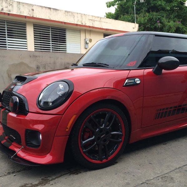 утерянная красота. кара делевинь dior addict. блондинка в солнцезащитных очках. фотосессия с машиной. кар бьюти.