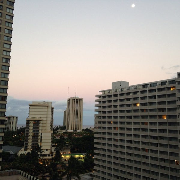 Photo taken at Royal Garden at Waikiki Hotel by Brooks on 9/21/2013