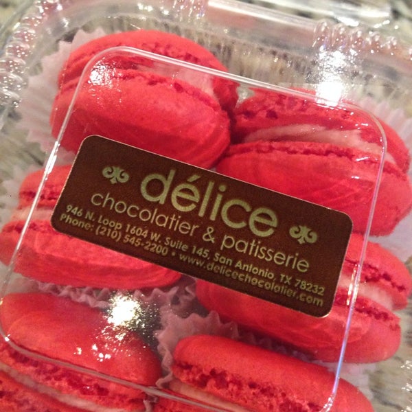 3/8/2014에 Grace-Valerie F.님이 Delice Chocolatier San Antonio에서 찍은 사진