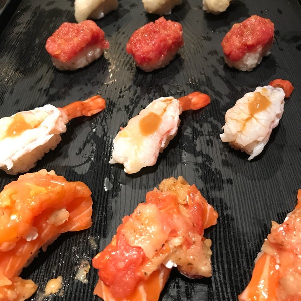 Foto scattata a Sushi of Gari 46 da Tom B. il 9/8/2018