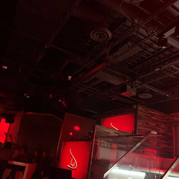 Foto tirada no(a) DarNa Restaurant and Lounge por Zoz 🇰🇼 em 12/30/2019